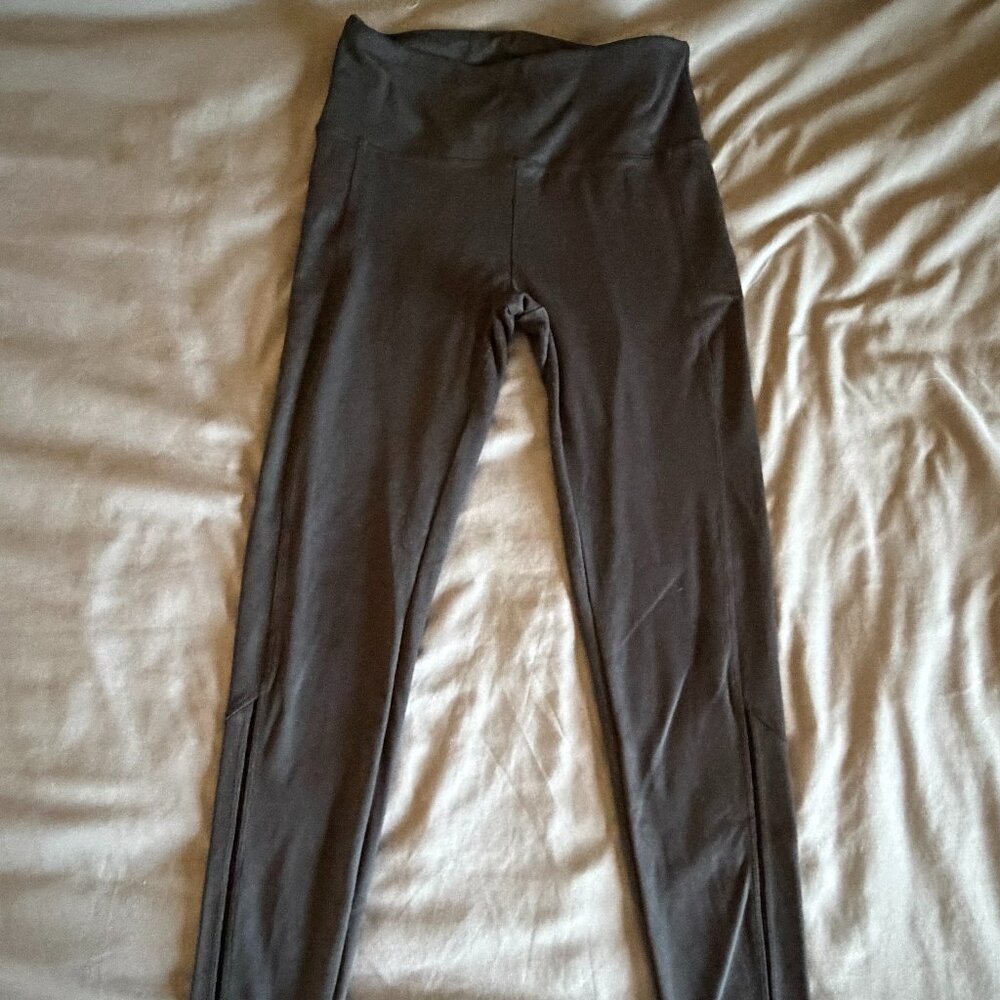 Like New Zobha Black Leggings Size Medium